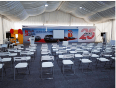 将保守展销升级为集财产展现、文化体验、美食